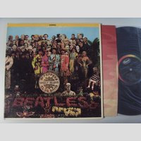 nw000814 (BEATLES — Sgt. Pepper's Lonely Hearts Club Band)